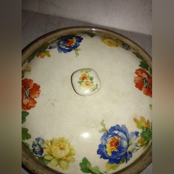 Harker, Oriental Poppy, Covered Oven Crock - Picture 4 of 5